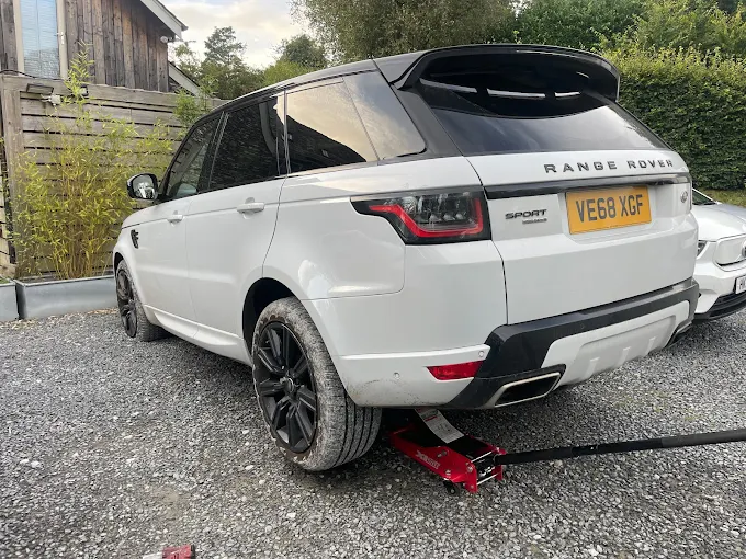 24/7 Same Day Tyre Replacement in Slough, Windsor, Maidenhead, London & Across Berkshire – Rapid Tyre Rescue